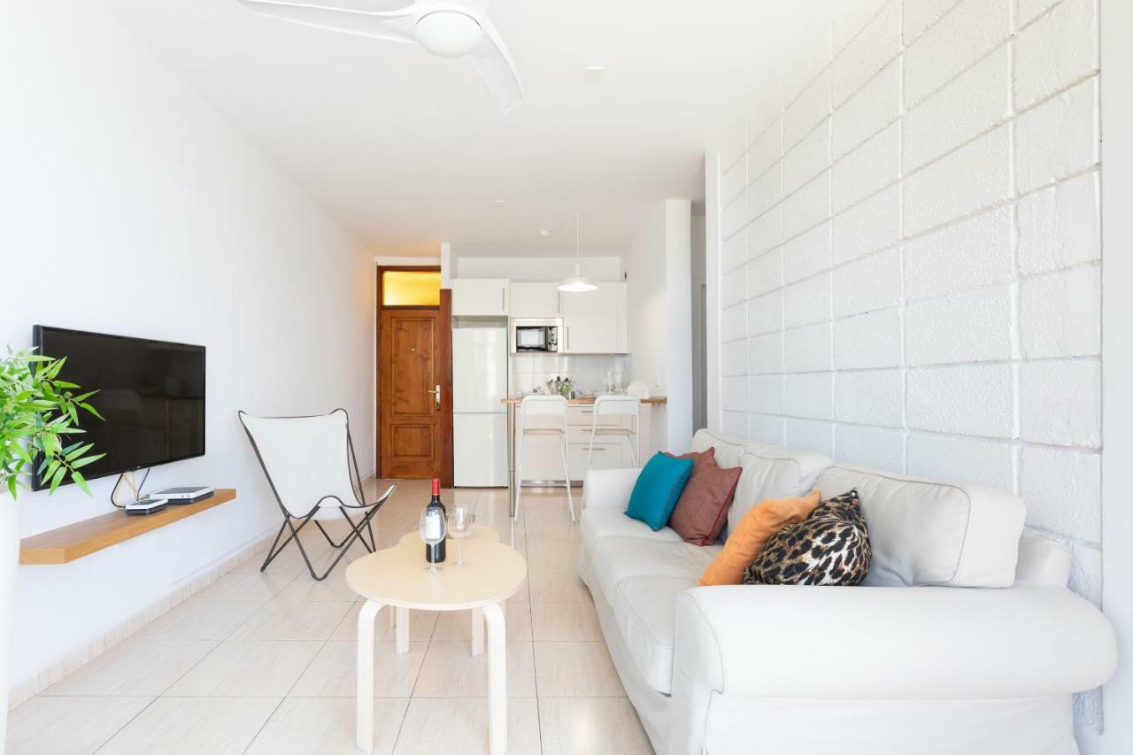 Las Americas Downtown : Prime Location Accomm. Arona  Exteriör bild