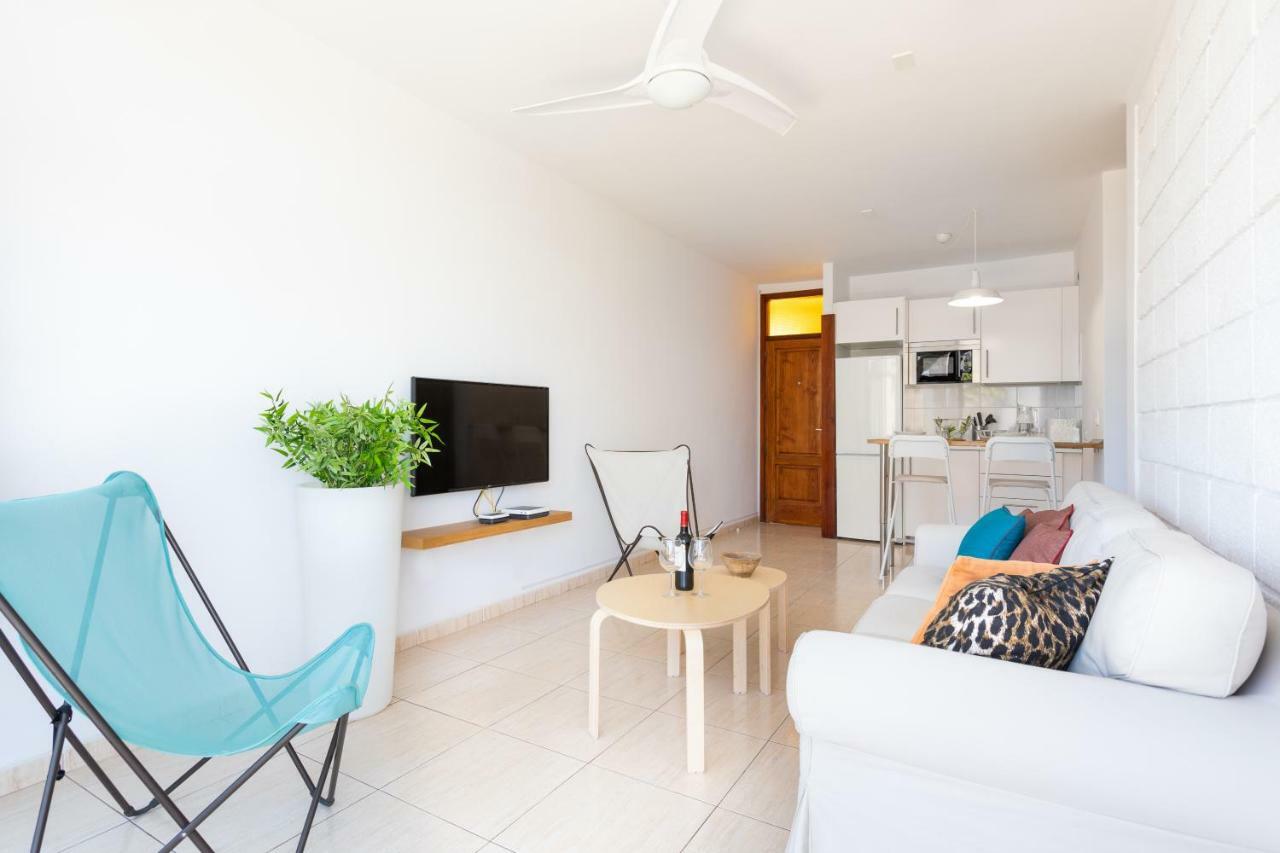 Las Americas Downtown : Prime Location Accomm. Arona  Exteriör bild