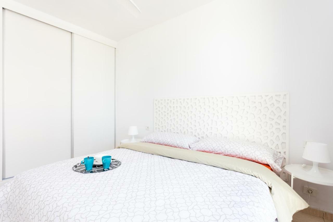 Las Americas Downtown : Prime Location Accomm. Arona  Exteriör bild