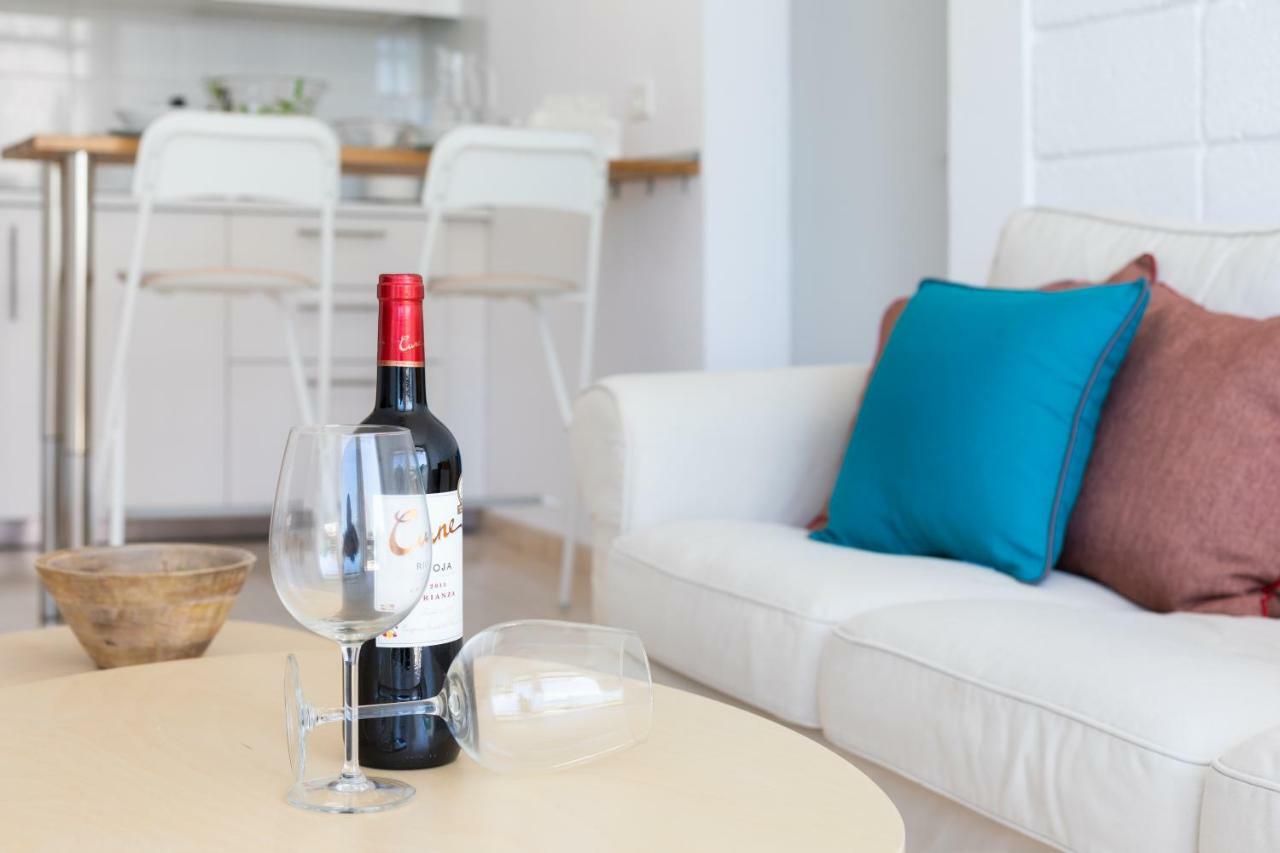 Las Americas Downtown : Prime Location Accomm. Arona  Exteriör bild