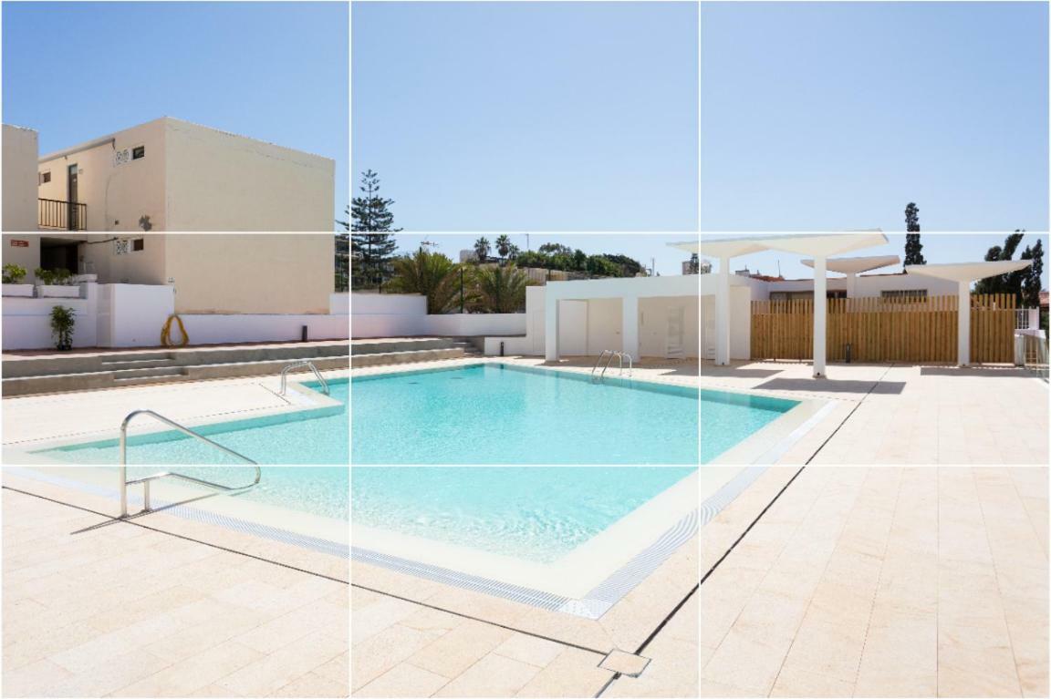 Las Americas Downtown : Prime Location Accomm. Arona  Exteriör bild